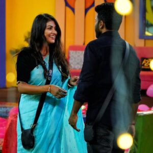 Gauthami Jadav Instagram - ಪ್ರೀತಿಸುವೆ ಪ್ರೀತಿಸುವೆ
ಮಿತಿ ಮೀ..ರಿ ನಿನ್ನನು ಪ್ರೀತಿಸುವೆ ❤️✨️

Saree - @kalpanika_designer_studio
Designer- @shobha_markondappa

@colorskannadaofficial 

#GouthamiJadav #GouthamiForTheWin #bbk11 #HosaAdhyaya #BiggBoss #AdAstraBrands