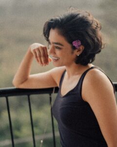 Actress Gayathrie HD Photos and Wallpapers February 2025