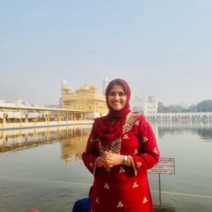 Gayatri Bhargavi Instagram - Bliss @ ‘The Golden Temple’ with the Family. 

“All religions try to benefit people, with the same basic message of the need for love and compassion, for justice and honesty, for contentment”. 
Dalai Lama

The Positive vibes, prasad, Parathas, Plants, Patiyala shalwar is all i loved to live up in Punjab,  in this place if Plenty. 
.
.
.
#happyfriday #amritsar #goldentemple #punjab #love #bharat #familytime #purelove #bliss #patiyalasuits #parantha