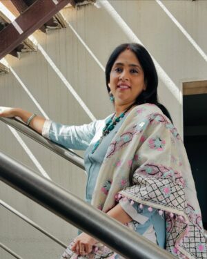 Gayatri Bhargavi Instagram - Every steps counts, all that we need to do is keep walking…. ♾️
Monday Mood.
How was your day???? 
.
.
.
.
.
#monday #workmode #steps #possibility #positivity #infine #opportunity #comingsoon 🧿