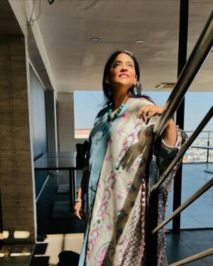 Gayatri Bhargavi Instagram - Every steps counts, all that we need to do is keep walking…. ♾️
Monday Mood.
How was your day???? 
.
.
.
.
.
#monday #workmode #steps #possibility #positivity #infine #opportunity #comingsoon 🧿