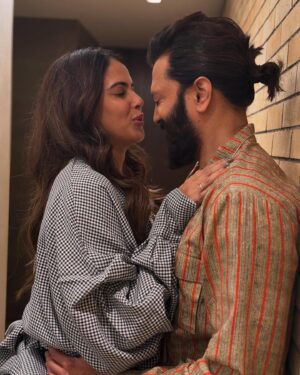 Genelia D'Souza Instagram - Confession : I’m usually a planner  but there’s one amazing exception = You @riteishd ( the only thing in my life that I have never planned)

New Love is sparkly 
True Love is fireworks 
But ours is my favourite everything 💚

Happy Anniversary my partner in crime, my forever home and the reason I laugh, smile and feel alive 
#13andcounting 
#myfavouriteeverything