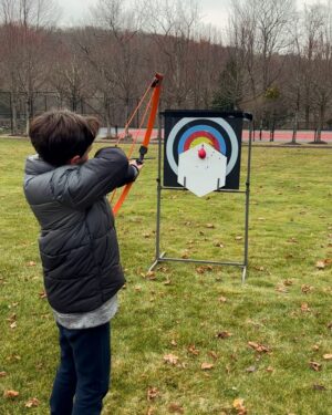 Georgina Bloomberg Instagram - Gender reveal/ archery practice/ making baby’s first piece of artwork, all in one. We cannot wait to meet you baby girl! 💕👶🏻 🏹 🎈🎨
