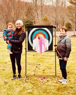 Georgina Bloomberg Instagram - Gender reveal/ archery practice/ making baby’s first piece of artwork, all in one. We cannot wait to meet you baby girl! 💕👶🏻 🏹 🎈🎨