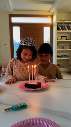 Giada Pezzaioli Instagram - 4 anni di voglio fare da sola 🤣

Sei la mia principessa, ti ho tanto desiderata che non puoi nemmeno immaginare ! 
Buon compleanno meravigliosa bimba mia, sei speciale !