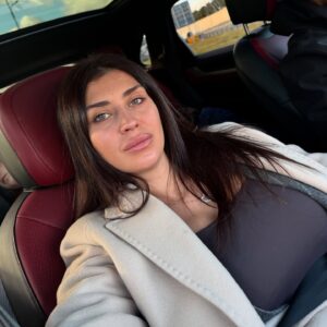 Giada Pezzaioli Instagram - Domenica ed è subito mare 🌊