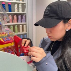 Gigi Yim Instagram - 重慶之旅
角度重要性 2

我的第一次……
或者……是最後一次。🤪
唔知你哋明唔明

要維持扮cool真係好難，我放棄了挑戰。。。。。。

同埋其實我有去搵A仔同D仔，但係我哋竟然唔記得影相留念😂🥴

求回答（我的Baby fat好似減少了，因為我發現我的面形好似同以前唔一樣了）😱😱😱
你們覺得呢？
難道我的膠原蛋白流失了？😱😱😱😭😭😭😭