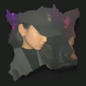 Gigi Yim Instagram - 重慶之旅
角度重要性 2

我的第一次……
或者……是最後一次。🤪
唔知你哋明唔明

要維持扮cool真係好難，我放棄了挑戰。。。。。。

同埋其實我有去搵A仔同D仔，但係我哋竟然唔記得影相留念😂🥴

求回答（我的Baby fat好似減少了，因為我發現我的面形好似同以前唔一樣了）😱😱😱
你們覺得呢？
難道我的膠原蛋白流失了？😱😱😱😭😭😭😭