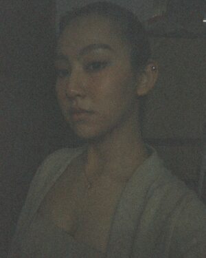 Gigi Yim Instagram - 最近挺喜歡用這個Apps的，雖然有幾張相唔關事，但祝大家新年快樂，身體健康，心想事成🧨🎇🎆