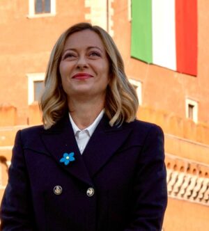 Giorgia Meloni Instagram - L’Inno di Mameli è il canto di un popolo che ha lottato per la sua libertà e la sua unità. Ogni parola racchiude la nostra storia, il nostro orgoglio, il nostro senso di appartenenza. “Fratelli d’Italia” è un richiamo all’identità e alla fratellanza di una Nazione che guarda avanti con fierezza. Viva l’Italia, viva il nostro Inno. Sempre 🇮🇹