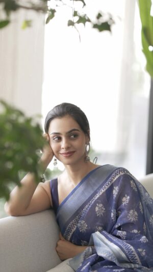 Gopika Udayan Instagram - 🦋
Here’s to feeling my best self.

📷: @adnan.a.abbas 
🪡: @sameenanoble_fashiondesigner