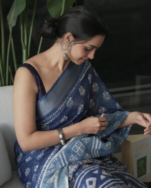 Gopika Udayan Instagram - Blue 🦋

📷: @adnan.a.abbas 
🪡: @sameenanoble_fashiondesigner