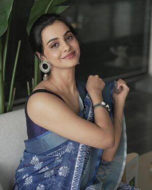 Gopika Udayan Instagram - Blue 🦋

📷: @adnan.a.abbas 
🪡: @sameenanoble_fashiondesigner