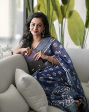 Gopika Udayan Instagram - Sandeham undha…? 

📷: @adnan.a.abbas 
🪡: @sameenanoble_fashiondesigner