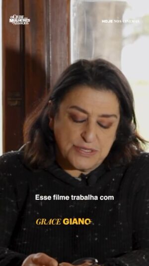 Grace Gianoukas Instagram - @vitrine_filmes Existe elenco mais talentoso e carismático do que o de #OClubedasMulheresdeNegócios? Eu duvido! 🤨 

Confira trechos de nossos momentos favoritos do elenco juntos, falas marcantes e imagens dos bastidores do novo filme de Anna Muylaert.

#VitrineFilmes #AnnaMuylaert #HojeNosCinemas #OClubedasMulheresdeNegócios #QueHorasElaVolta