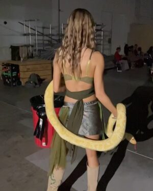 Grace Van Patten Instagram - iTs LuCy, BiTch!
snakeyy lil halloween episode out nowwww 
I tried to add “I’m a slave 4 u” to this post but I don’t know how….
@tellmelieshulu 
@britneyspears 
👻🐍🔪🎃❤️‍🔥