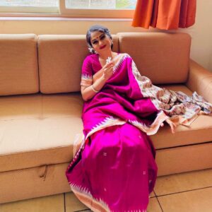 Gracy Singh Instagram - "THANKFUL" to GOD & my parents for all their blessings.. , to my family for their love and care.., and to all the people around me who make my life more meaningful.. 🌸🎉
#birthdayblessings