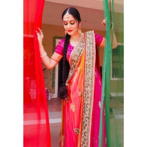 Gracy Singh Instagram - रगों का पर्व आपके लिए मंगलमय हो।
होली की हार्दिक शुभकामनायें!
#HappyHoli  #Holi2021 #होली2021 #coloursofindia 🌈❤️💜💚💛💙🧡