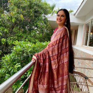 Gracy Singh Instagram - Clouds come floating into my life, no longer to carry rain or usher storm, but to add color to my sunset sky. ...
#newlocation #SantoshiMaa #behindthescenes #tvseries