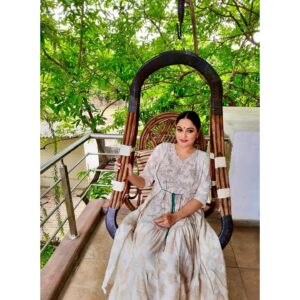 Gracy Singh Instagram - Embracing Healthy worklife balance.. 
#safeworkplace #natureishealing 
#filming #tvseries #behindthescenes #SantoshiMaa #resortlife #staysafe 
#staypositive
