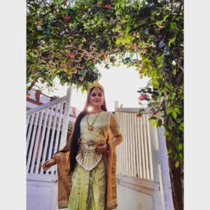 Gracy Singh Instagram - He is Tridev, he is Mahadev🔱. His silence has a lot of meaning.. 
Blessed to play granddaughter of Lord Shiva .. as Santoshi Maa 
#happymahashivratri

महाशिवरात्रि की शुभकामनाएं
 🌷
.
#mahashivratri2021
@dineshkanwarmehta