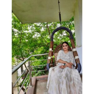 Gracy Singh Instagram - Embracing Healthy worklife balance.. 
#safeworkplace #natureishealing 
#filming #tvseries #behindthescenes #SantoshiMaa #resortlife #staysafe 
#staypositive