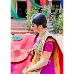 Gracy Singh Instagram - रगों का पर्व आपके लिए मंगलमय हो।
होली की हार्दिक शुभकामनायें!
#HappyHoli  #Holi2021 #होली2021 #coloursofindia 🌈❤️💜💚💛💙🧡