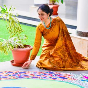 Gracy Singh Instagram - Be courageous enough to colour outside the lines.. 
May this Dussehra light up your life with Happiness, Prosperity, Success, love, peace and Victory!
#happydussehra