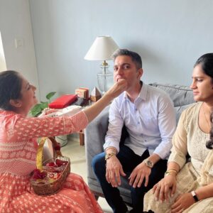 Gracy Singh Instagram - Glimpses of our #rakshabanshan2024 
#familylove  #siblingbond