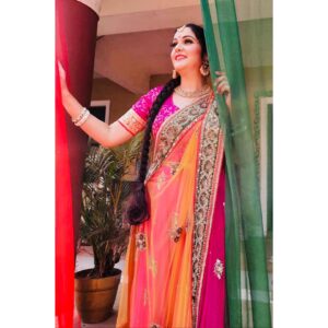 Gracy Singh Instagram - रगों का पर्व आपके लिए मंगलमय हो।
होली की हार्दिक शुभकामनायें!
#HappyHoli  #Holi2021 #होली2021 #coloursofindia 🌈❤️💜💚💛💙🧡