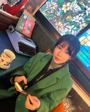 Ha Da-in Instagram - 🍵💚🎞️🎵 _ 🍑🍏🦜🐠
