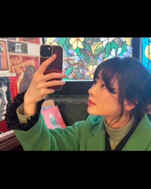 Ha Da-in Instagram - 🍵💚🎞️🎵 _ 🍑🍏🦜🐠