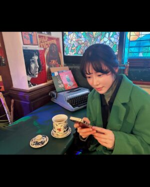 Ha Da-in Instagram - 🍵💚🎞️🎵 _ 🍑🍏🦜🐠
