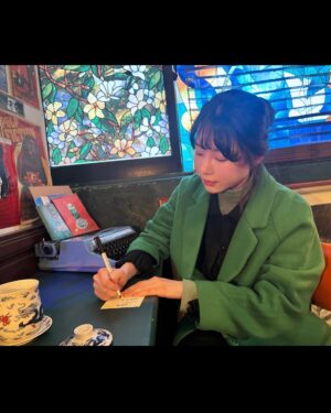 Ha Da-in Instagram - 🍵💚🎞️🎵 _ 🍑🍏🦜🐠
