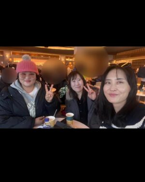 Ha Jae-sook Instagram - 이모저모고모숙모🤗🫥#고성댁

1.하이🤗🌲
2.이모도 좋았고 맛은 더 좋았다  #이모카세
3.맛난거 수도 없이 먹었지만 이스방이 만들어준 생일상이 최고🫰
4.속초아이 27호차
5.노천사우나로 땀빼기(카시아는 여름보다 겨울👍)
6.꿈동산 공사중!!
7.브이
8.바리스타동기들과 속초맛집"어썸"
9.명파환상곡 서울진출(나빼고 사진찍기있기없기)
10.짬뽕을 대하는 진지한 자세
11.겨울엔 복골온천
12.내친구들선물(손꾸락 쥐났던건 비밀)
13.고딩친구지민이랑 은주랑 용평
14.사랑하는 고딩친구가족들 고성나들이(치열했던 먹방은 속초맛집"돈우마을)
15.여보 웃어📸
16.화난거아님
17.발꼬락엄지척 못하는 남자랑 새끼발꾸락 미더덕같이 생긴 여자
18.수영 넘 조아
19.재숙.수향.은미 합동생일케익