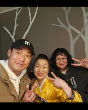 Ha Jae-sook Instagram - 이모저모고모숙모🤗🫥#고성댁

1.하이🤗🌲
2.이모도 좋았고 맛은 더 좋았다  #이모카세
3.맛난거 수도 없이 먹었지만 이스방이 만들어준 생일상이 최고🫰
4.속초아이 27호차
5.노천사우나로 땀빼기(카시아는 여름보다 겨울👍)
6.꿈동산 공사중!!
7.브이
8.바리스타동기들과 속초맛집"어썸"
9.명파환상곡 서울진출(나빼고 사진찍기있기없기)
10.짬뽕을 대하는 진지한 자세
11.겨울엔 복골온천
12.내친구들선물(손꾸락 쥐났던건 비밀)
13.고딩친구지민이랑 은주랑 용평
14.사랑하는 고딩친구가족들 고성나들이(치열했던 먹방은 속초맛집"돈우마을)
15.여보 웃어📸
16.화난거아님
17.발꼬락엄지척 못하는 남자랑 새끼발꾸락 미더덕같이 생긴 여자
18.수영 넘 조아
19.재숙.수향.은미 합동생일케익