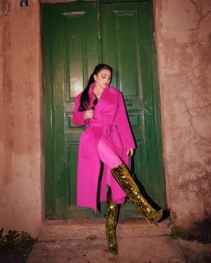 Haifa Wehbe Instagram - 𝐂𝐚𝐦𝐞𝐫𝐚 𝐑𝐨𝐥𝐥 📸 𝐁𝐞𝐢𝐫𝐮𝐭 𝐒𝐭𝐫𝐞𝐞𝐭𝐬 💕

#MyBeirut #HaifaWehbe