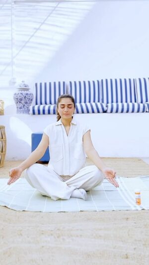 Hajra Yamin Instagram - So I took on the #10daychallenge with CaC-1000 PLUS, and wow—what a journey! Some easy tasks, some tough, but as I wrap it up, I realize that thanks to my #rozcadose of CaC-1000 PLUS, I had the strength and energy to power through it all! It’s truly my go-to and can be yours too if you want to #GiveYourBestHarRoz! 🌟 

#giveyourbestharroz #rozcadose #calciumawareness 

Creative Director~ @stylebyaneela 
Videographer~ @muhammadhaaris 
@kagencypk