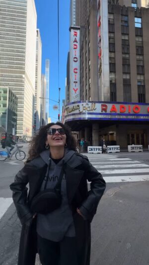 Hajra Yamin Instagram - Karachi time, NYC state of mind! 

#karachi #nyc #stateofmind