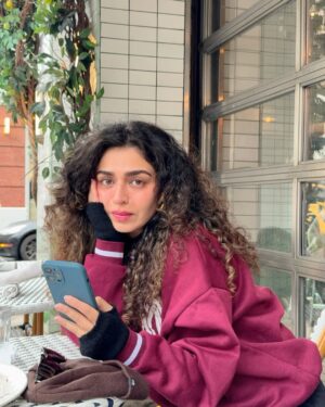 Hajra Yamin Instagram - #ny ☕️☀️🧣🍳🫶