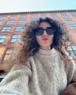 Hajra Yamin Instagram - 💋🌺🍜🍓🌃#ny