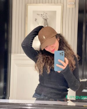 Hajra Yamin Instagram - #ny ☕️☀️🫰🙆🏻‍♀️