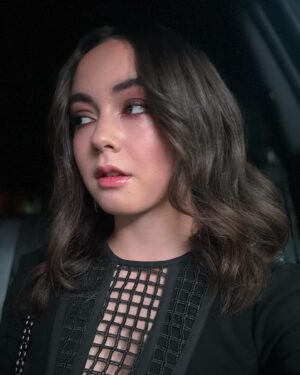 Hala Finley Instagram - NYC premiere!!! #venomthelastdance #nyc 🫶 

Thank you guys for making me look so pretty ❤️
#hair @paulwarrenhair 
#makeup @edwardcruz