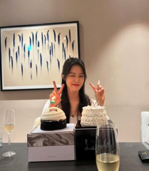 Han Sung-min Instagram - Birthday party with my family🎂💕

축하해주셔서 감사합니다:)