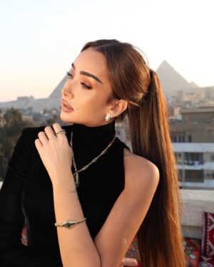 Hana Al Zahed Instagram - Granddaughter of the Pharaohs 👑🇪🇬

🐊 @abdullahsakkijhajewelry