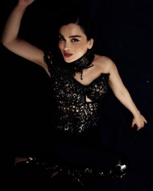 Hande Kaptan Instagram - 🖤
.
.
.
#reklam değil