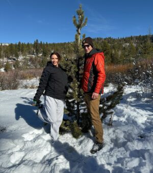 Haneia Maurer Instagram - On est allé chercher notre sapin de Noël 🌲❄️🪽
