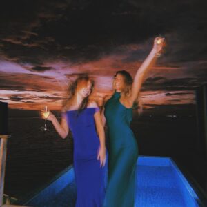 Hannah Dodd Instagram - @dhigalimaldives diaries on film 📸💫

Thank you @dhigalimaldives for inviting us to celebrate 2024 with you! Pure magic x
#giftedstay