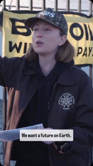 Hannah Einbinder Instagram - “Oil executives don’t understand that it’s not just anger that fuels us but love. Our love for each other, our love for our miraculous planet Earth will never dissipate”

We are fighting for the air we breathe, the water we drink, the people we love and the places we call home. Our 5 day take over of the Phillips 66 facility was an act of love for our communities. 

For decades, fossil fuel CEOs knew the link between their drilling and a climate crisis where wildfires of this scale were inevitable. The climate criminals that burned down our homes must be held accountable.

Mars is cute, but there is only one planet Earth 🌍

🎥 @strandedastronaut