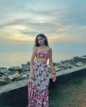 Hansika Krishna Instagram - 🐚🍄🌺

#hansikakrishna #hansikians #sunsets #beach #ootd